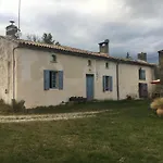 Jolie Maison Ancienne Adaptee Aux Petits Groupes - Maison Peyri Semesterbostad Leogeats