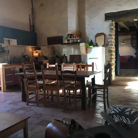 Dom wakacyjny Jolie Maison Ancienne Adaptee Aux Petits Groupes - Maison Peyri *