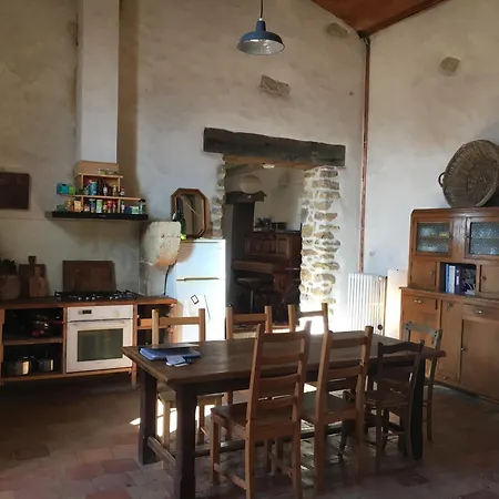 Jolie Maison Ancienne Adaptee Aux Petits Groupes - Maison Peyri Leogeats