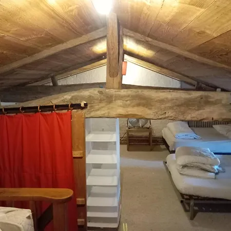 Dom wakacyjny Jolie Maison Ancienne Adaptee Aux Petits Groupes - Maison Peyri Leogeats