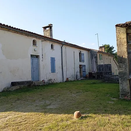 Dom wakacyjny Jolie Maison Ancienne Adaptee Aux Petits Groupes - Maison Peyri
