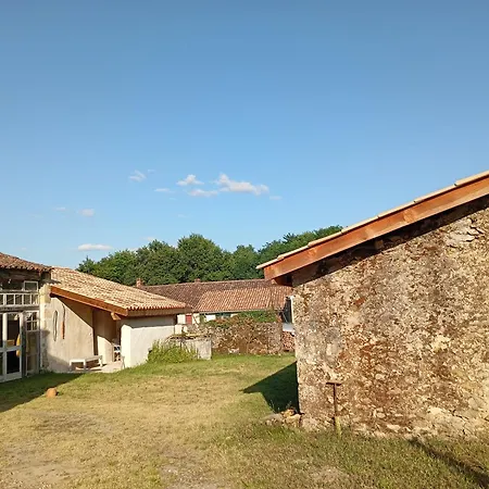 Dom wakacyjny Jolie Maison Ancienne Adaptee Aux Petits Groupes - Maison Peyri Leogeats